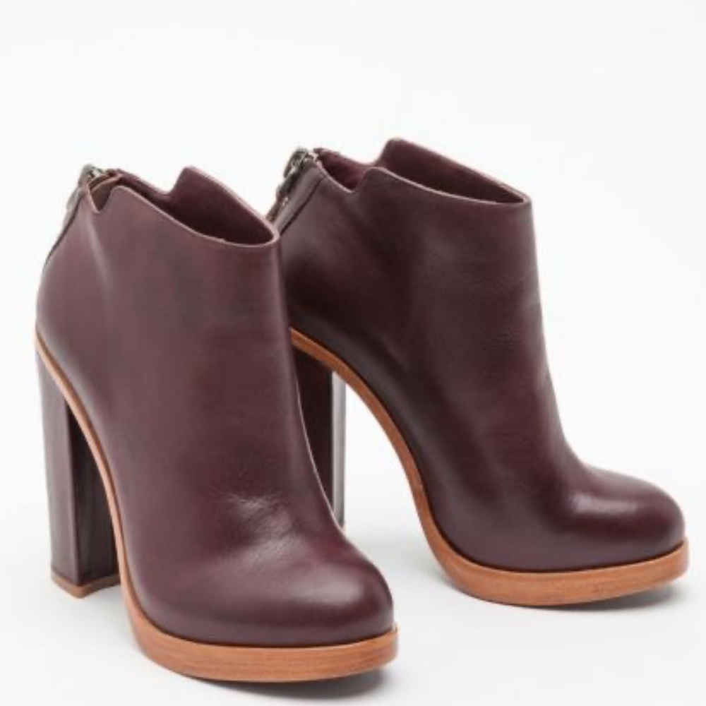 Dolce Vita Bordeaux Nissa Bootie